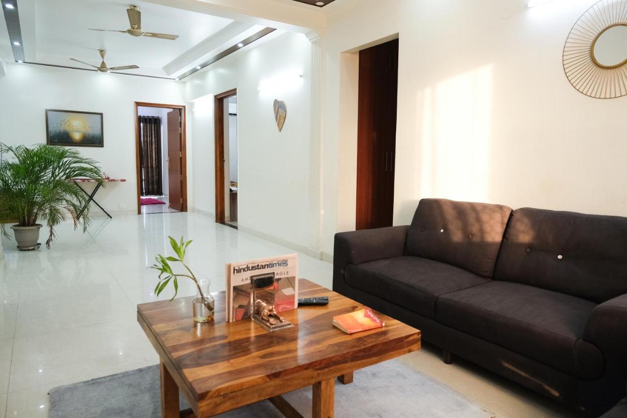 Lime Tree Luxurious 3Bhk Serviced Apartment Near Medanta Gurgaon Exterior photo