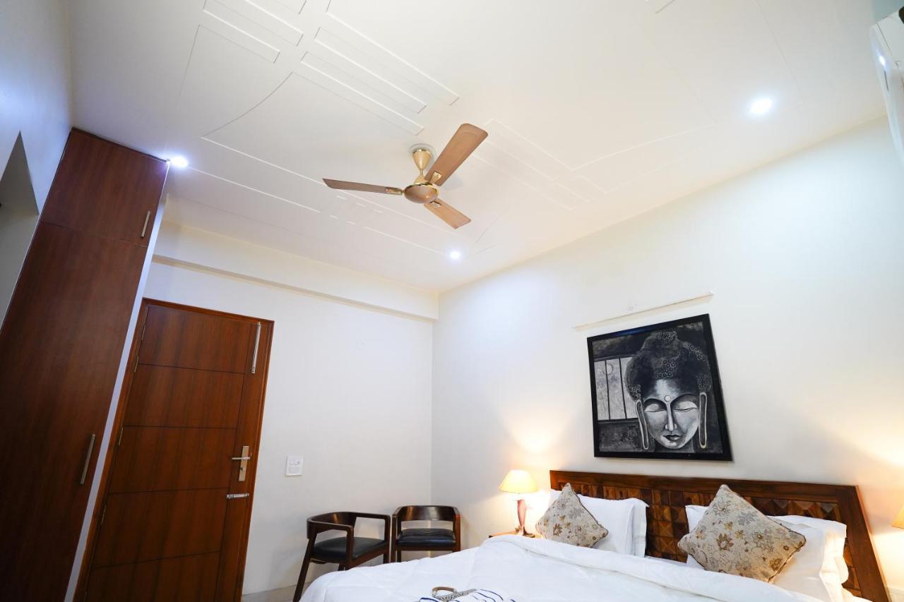 Lime Tree Luxurious 3Bhk Serviced Apartment Near Medanta Gurgaon Exterior photo