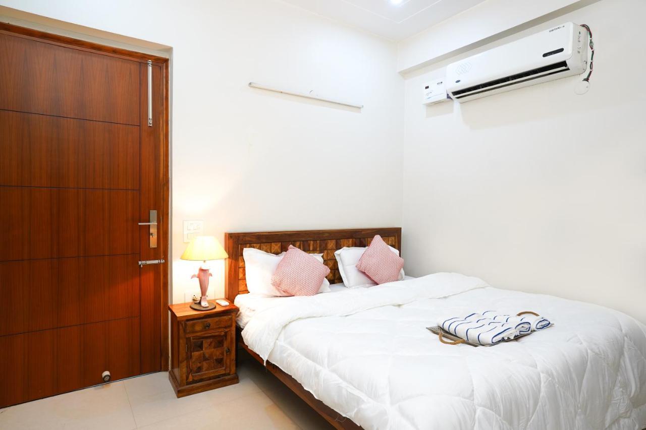 Lime Tree Luxurious 3Bhk Serviced Apartment Near Medanta Gurgaon Exterior photo