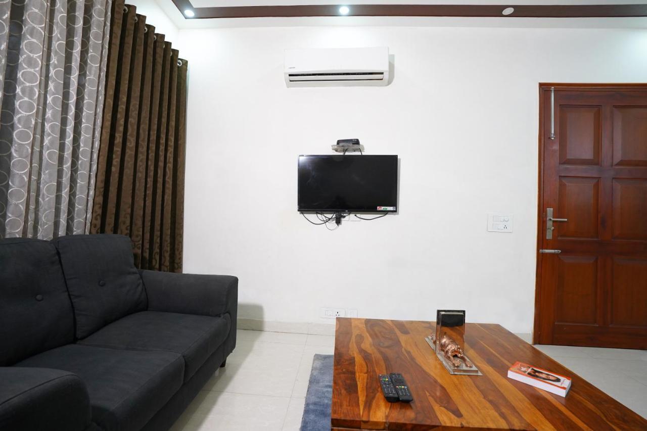 Lime Tree Luxurious 3Bhk Serviced Apartment Near Medanta Gurgaon Exterior photo