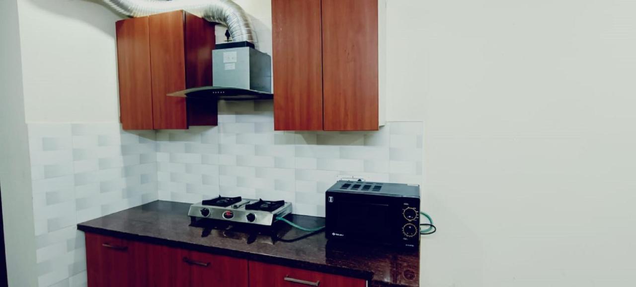 Lime Tree Luxurious 3Bhk Serviced Apartment Near Medanta Gurgaon Exterior photo