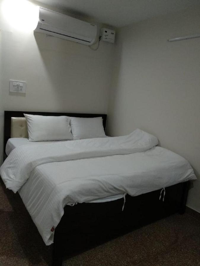 Lime Tree Luxurious 3Bhk Serviced Apartment Near Medanta Gurgaon Exterior photo