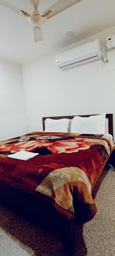Lime Tree Luxurious 3Bhk Serviced Apartment Near Medanta Gurgaon Exterior photo